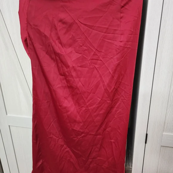 Elegant Red Ruched Skirt - Picture 8 of 10